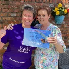 Linda and her sister Margo
