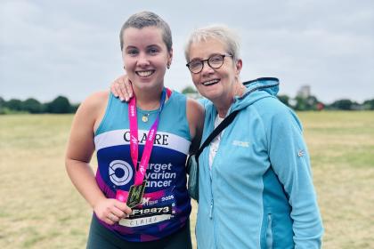 Two female supporters at the Hackney Half Marathon 2025