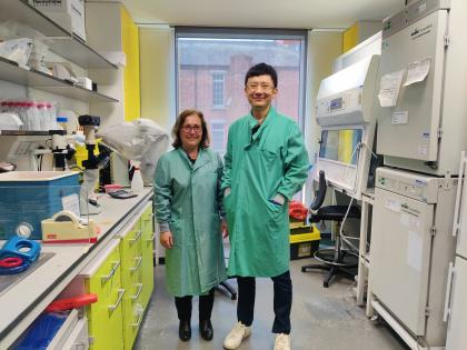 Professor Sadaf and Dr Haonan in their lab at Hammersmith Hosptial